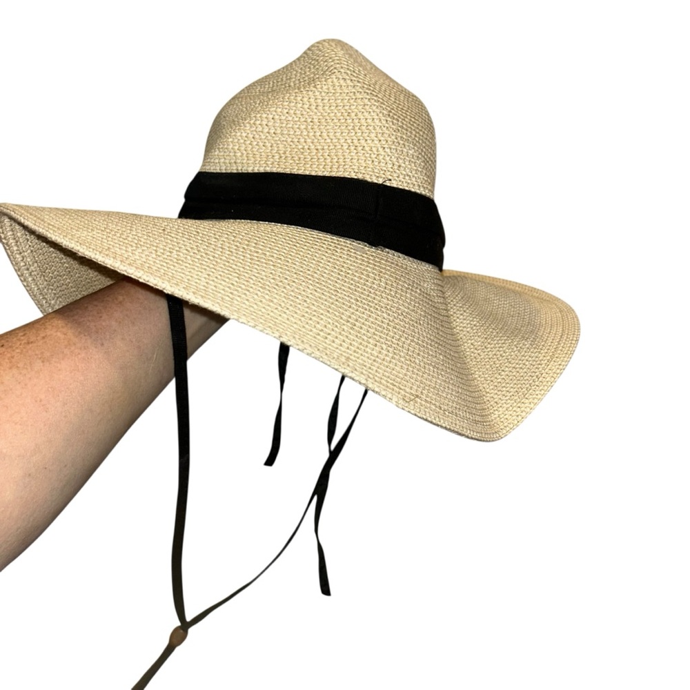 Chic solar Escape straw neck tie cream and Black Wide-Brimmed Hat